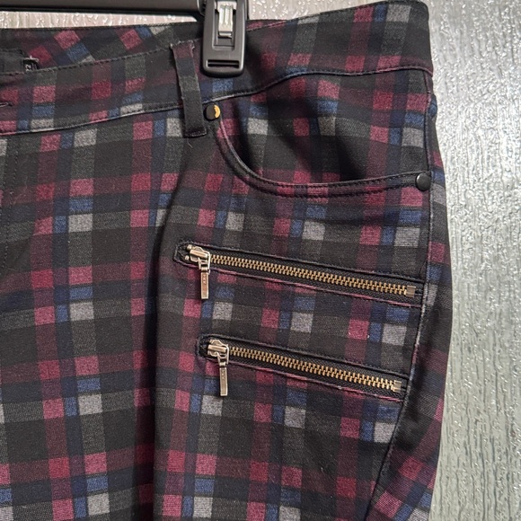 Torrid Black and Red Plaid Capris - Picture 4 of 8